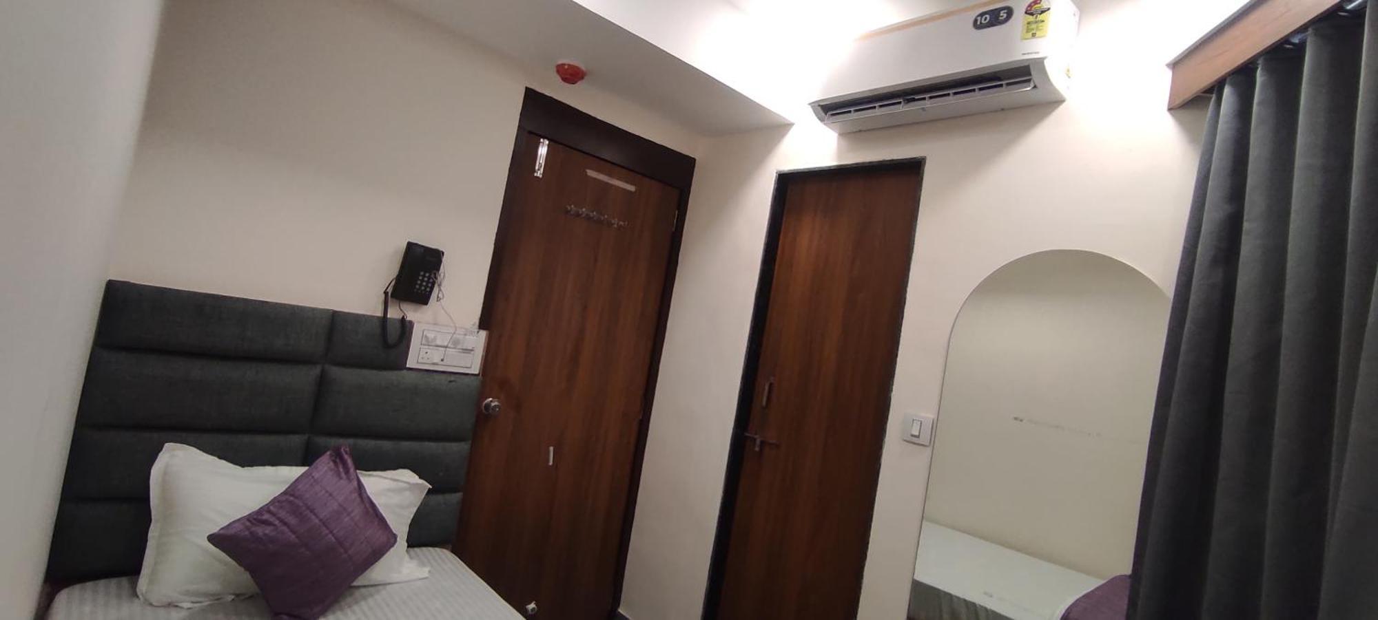 Hotel Earth Inn, Subhash Bridge, Rto Circle, Ahmedabad Eksteriør bilde