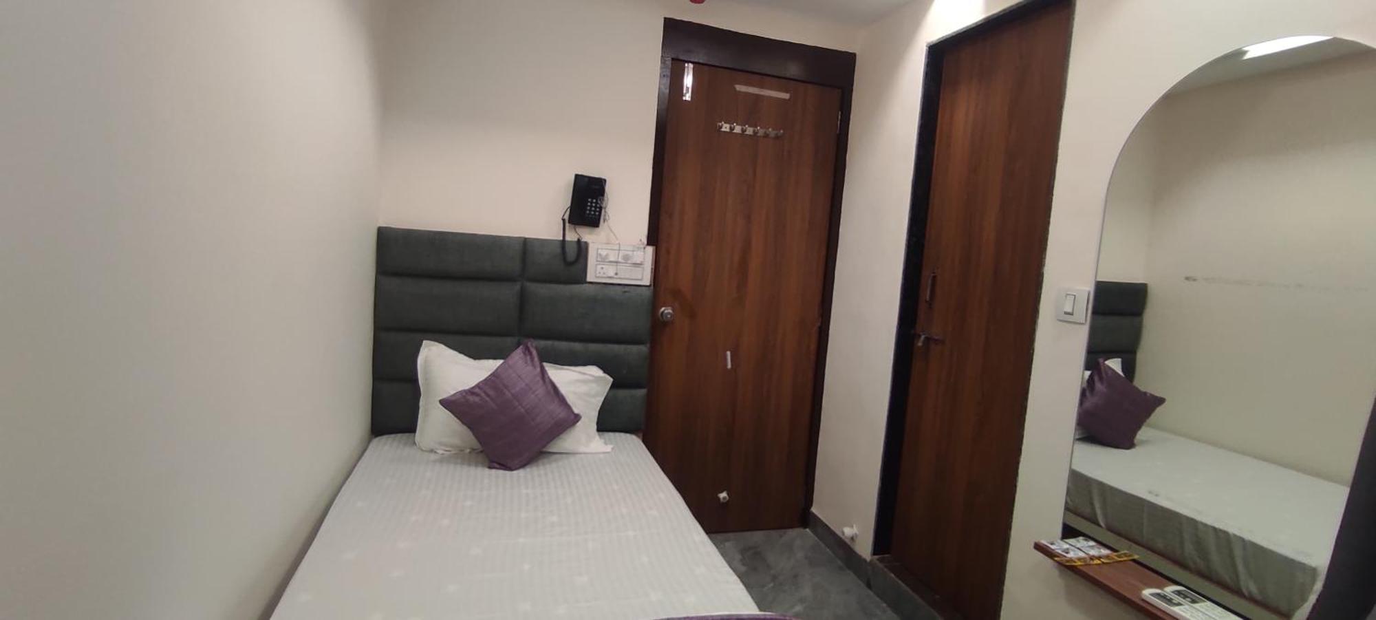 Hotel Earth Inn, Subhash Bridge, Rto Circle, Ahmedabad Eksteriør bilde