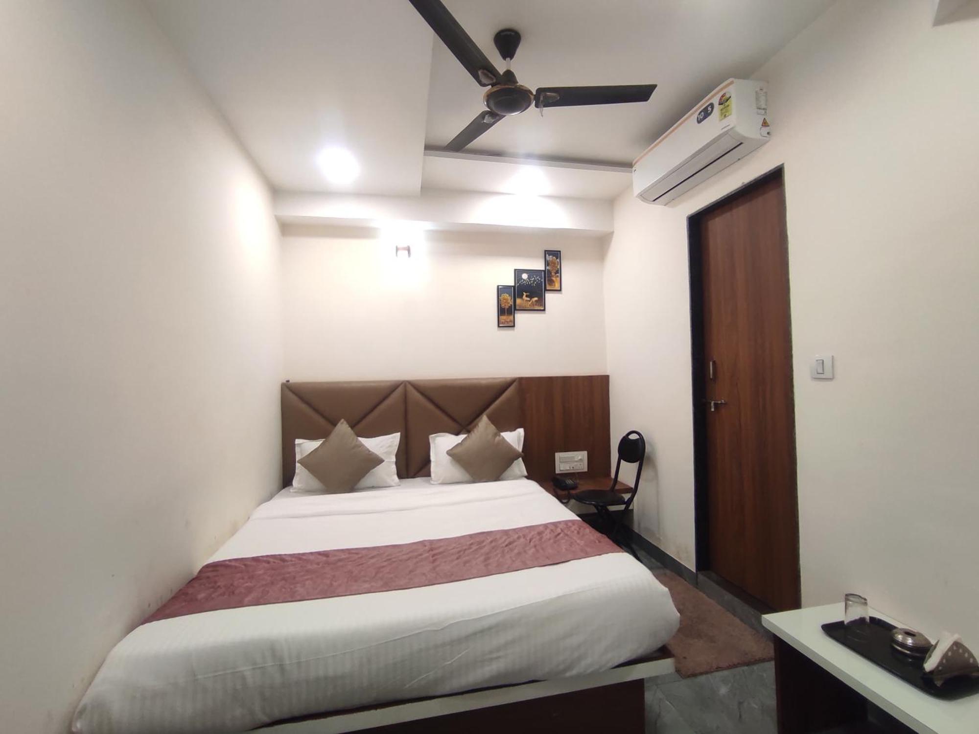 Hotel Earth Inn, Subhash Bridge, Rto Circle, Ahmedabad Eksteriør bilde